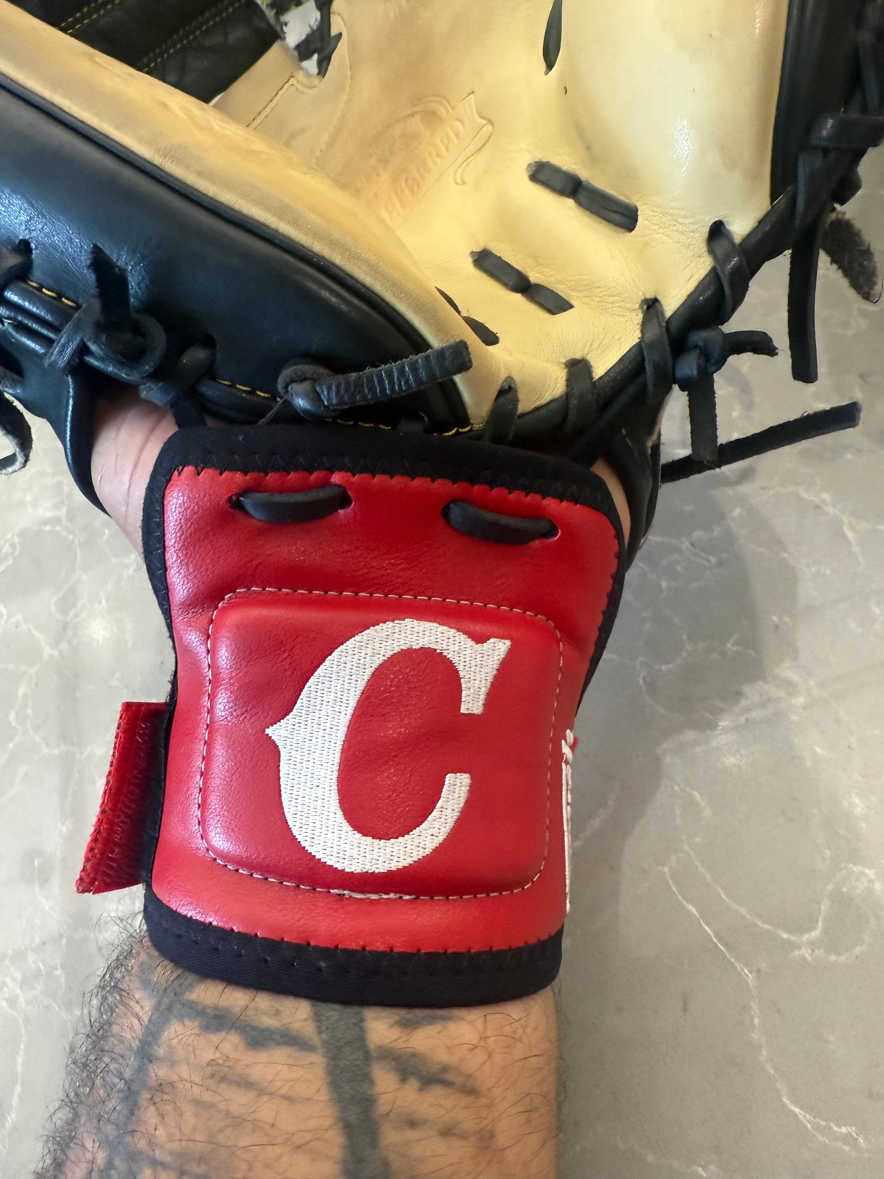 CANDY BALL X YARDLEY       Catchers Wrist Guard